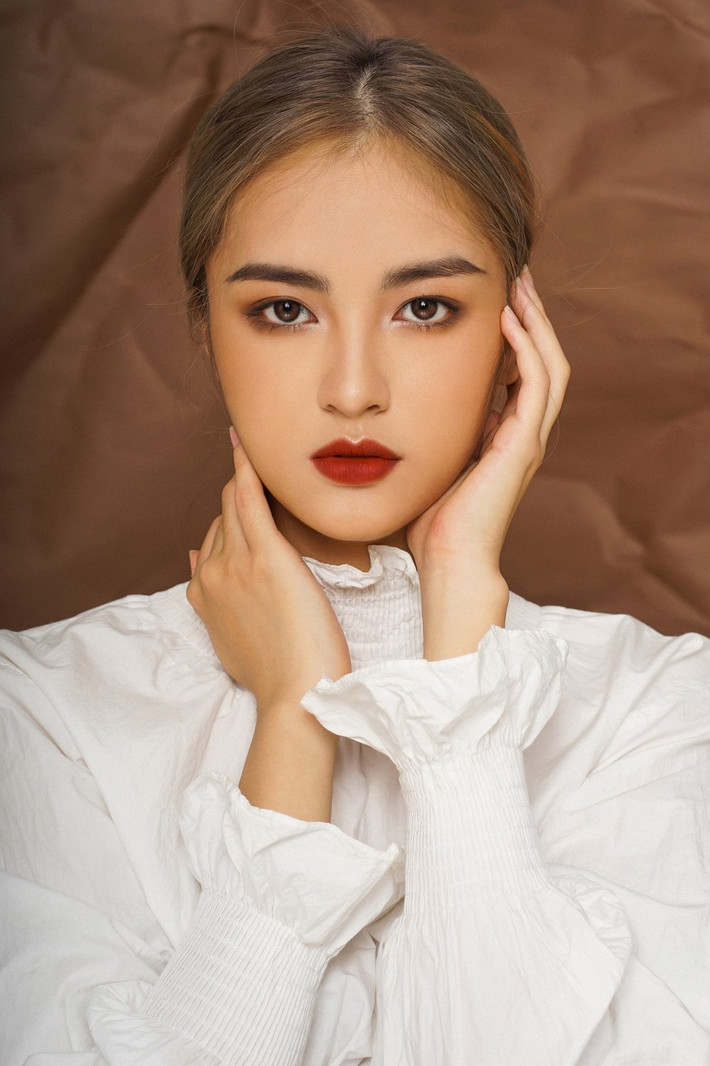 Hiện tại, Hà My đang tham gia CLB MC và Thời trang của trường ĐH Ngoại thương, điều này giúp cô nàng tiếp xúc nhiều hơn với sân khấu lớn và tự tin vào bản thân. Cô nàng dự định sẽ lên đường đi du học sau khi hoàn thành chương trình đại học.