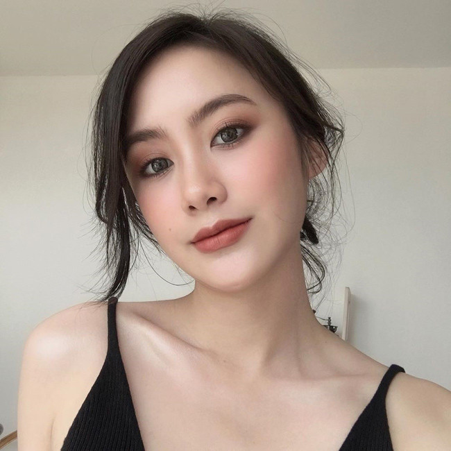Nhan sắc của Phoiphailin Sivilay ngày càng mặn mà, quyến rũ.