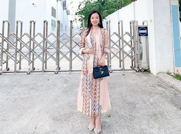 Thế nhưng tháng 9 vừa qua, Thuỷ Tiên bất ngờ thông báo sẽ tổ chức đám cưới với bạn trai tên Diên Hạnh, một doanh nhân trong ngành dịch vụ. Hiện tại cô đang mang bầu và sẽ sớm "nằm ổ" trong thời gian tới.
