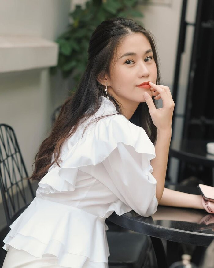 Ngọc Thảo (tên thật là Lê Trương Ngọc Thảo, 29 tuổi) là một trong những hot girl đời đầu đình đám nhận được nhiều sự yêu mến của giới trẻ.