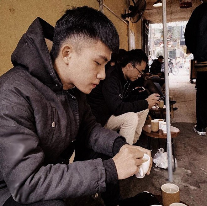 Những ngày vừa qua, câu chuyện về một nam sinh Kinh tế Quốc dân tay không bắt cướp được nhiều người dùng Facebook chia sẻ.