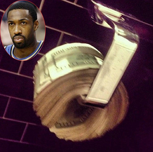 Ngôi sao Gilbert Arenas của đội bóng rổ Trung Quốc Shanghai Sharks khoe khoang theo cách khá phản cảm. Có lúc Arenas khoe ảnh lấy USD cho vào hộp thay giấy vệ sinh.