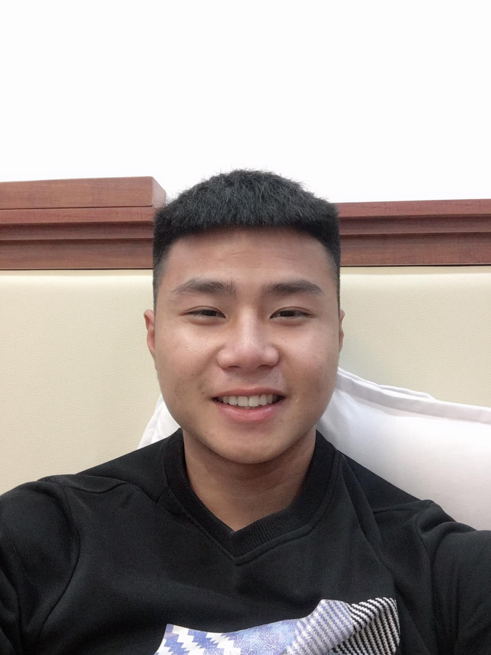 Thế nhưng dường như "vận đen" đang đeo bám các thủ môn của tuyển Việt Nam khi scandal lộ clip 10+ của Văn Lâm chưa lắng xuống thì thủ môn Văn Toản tiếp tục bị bạn gái cũ tố bắt cá hai tay, ngang nhiên thả thính gái trên mạng xã hội.