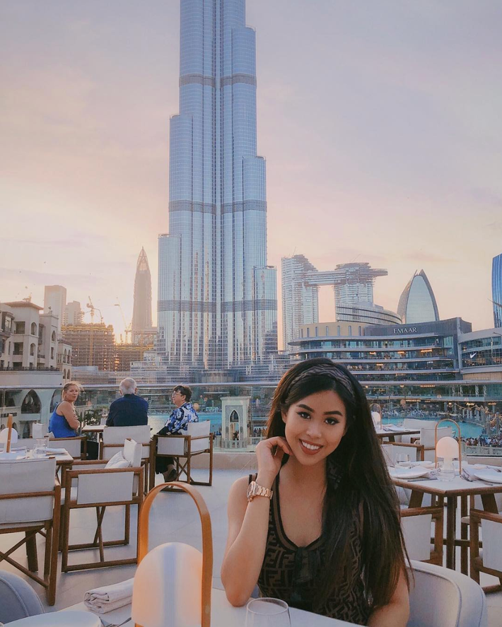 Tiên Nguyễn, tên thật là Nguyễn Thảo Tiên (SN 1996) được biết đến là một trong những rich kid Việt đình đám. Cô là con gái cưng của vợ chồng doanh nhân Johnathan Hạnh Nguyễn - bà Thủy Tiên.