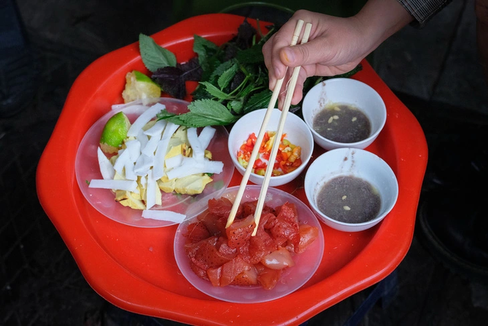 Sứa đỏ là giống sứa thường chỉ được đánh bắt ở vùng biển Hải Phòng, Nam Định. Đây là những khu vực tập trung nhiều rừng ngập mặn đước, sú.