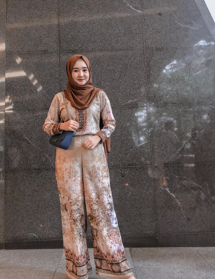 Bạn gái hậu vệ U22 Indonesia sở hữu nhan sắc cực Tây, thanh thoát và nước da trắng hồng. Cô nàng được đánh giá là xinh nhất trong dàn WAGs của Indonesia.