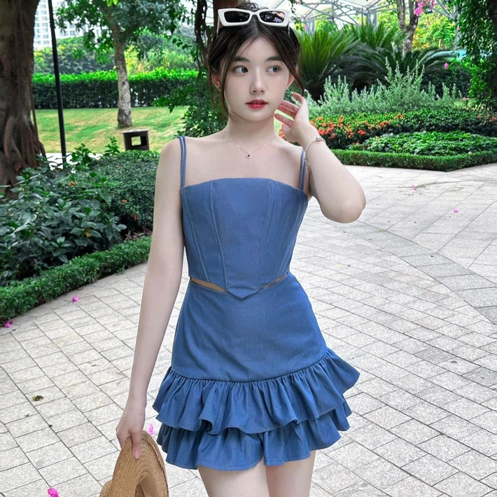 Có lợi thế về hình thể, cô nàng lấn sân sang lĩnh vực thời trang, nàng hot girl thường xuyên thay đổi nhiều phong cách khác nhau.