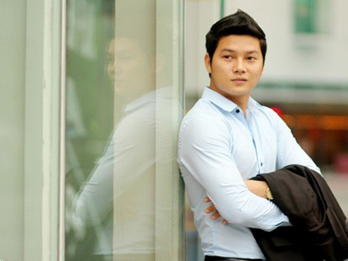 Thầy Trung thường dạy học cho sinh viên trong tuần lễ sinh viên, dạy kỹ năng mềm, tổ chức sự kiện. Thầy Trung được các bạn sinh viên gọi là thầy giáo hotboy.