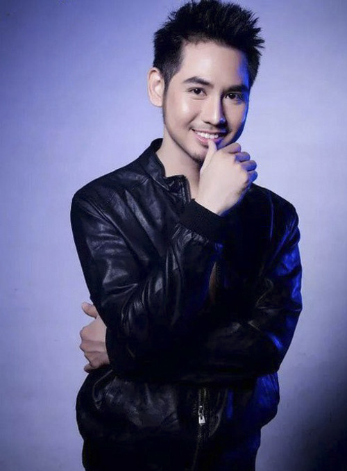 Trần Bảo Duy. Với vẻ đẹp trai như hotboy Thái Lan, thầy giáo Trần Bảo Duy được học sinh và cộng đồng mạnh yêu mến đặt cho nick name thầy giáo hot boy. Trần Bảo Duy hiện đang là giáo viên giảng dạy môn Ngữ Văn tại trường THCS Kim Đồng Q.5, TP.HCM.