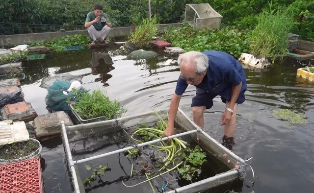 Nhưng đến hiện tại, sau 7 năm trôi qua, mọi người đã yên tâm hơn khi ngôi nhà vợ chồng ông Tuấn đang sống không hề có biểu hiện thấm dột.
