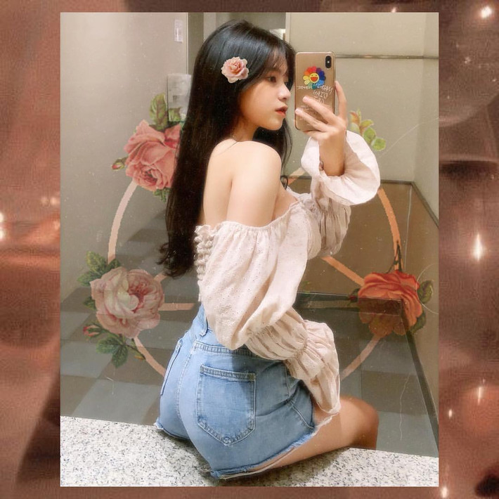 Hiện Ngọc Quỳnh được nhiều dân mạng ngưỡng mộ vì hot girl 2K này khả năng độc lập tài chính, tự chi trả các khoản chi tiêu.