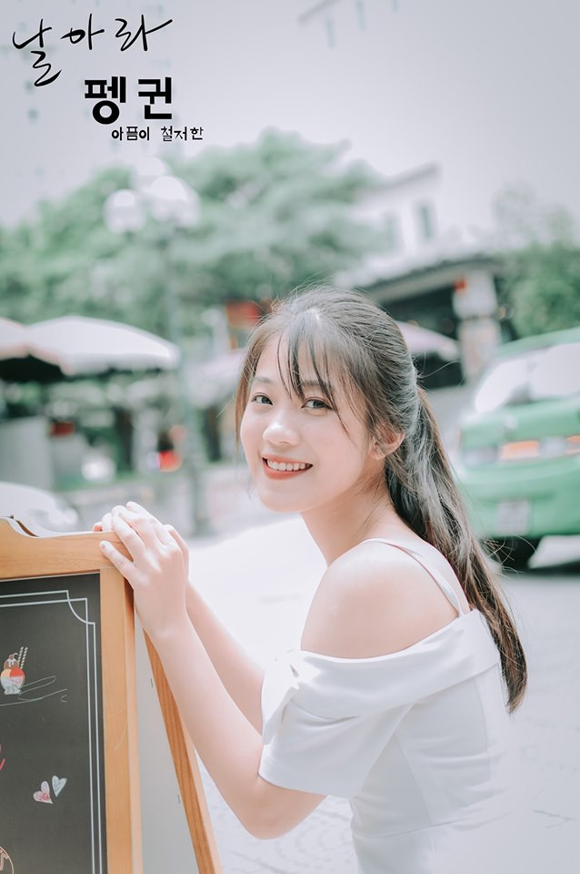 Ngay lập tức, danh tính của cô bạn này đã được tìm ra. Cô là Nguyễn Linh An (SN 2000) hiện đang là sinh viên năm 2 ngành Luật thương mại quốc tế, trường Đại học Ngoại thương.