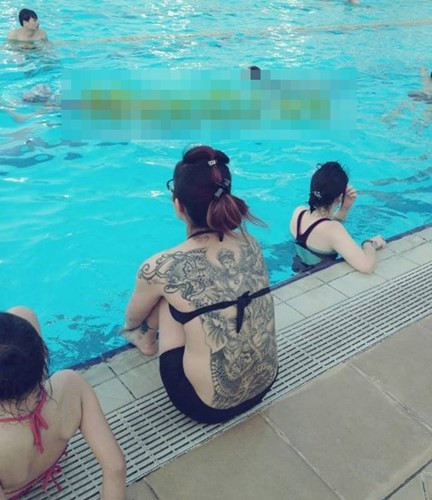 Xăm mình đang trở thành trào lưu hot, ngày càng nhận được sự chấp nhận rộng rãi của cộng đồng. Những bức ảnh xăm mình thường được nhiều người xem trên mạng. Những hình xăm kín người được chia sẻ lên Facebook câu được nhiều like và comment.