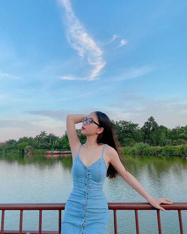 Nếu bỏ qua khuyết điểm nhỏ đó thì có thể thấy rõ ràng thân hình của bạn gái cũ Quang Hải "không phải dạng vừa đâu".
