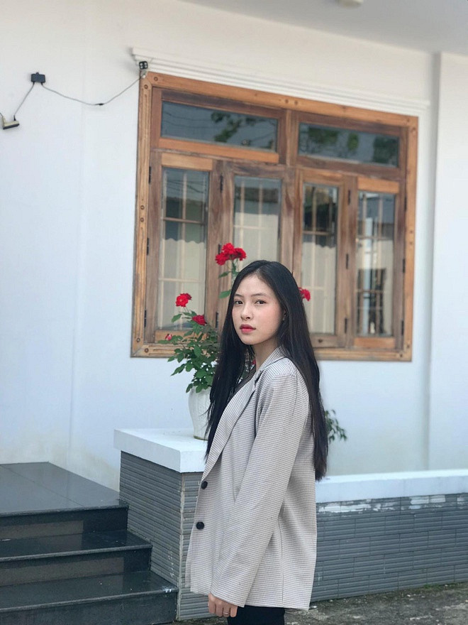 Vị thẩm phán xinh đẹp đã khiến nhiều chàng trai "nguyện hầu toà"