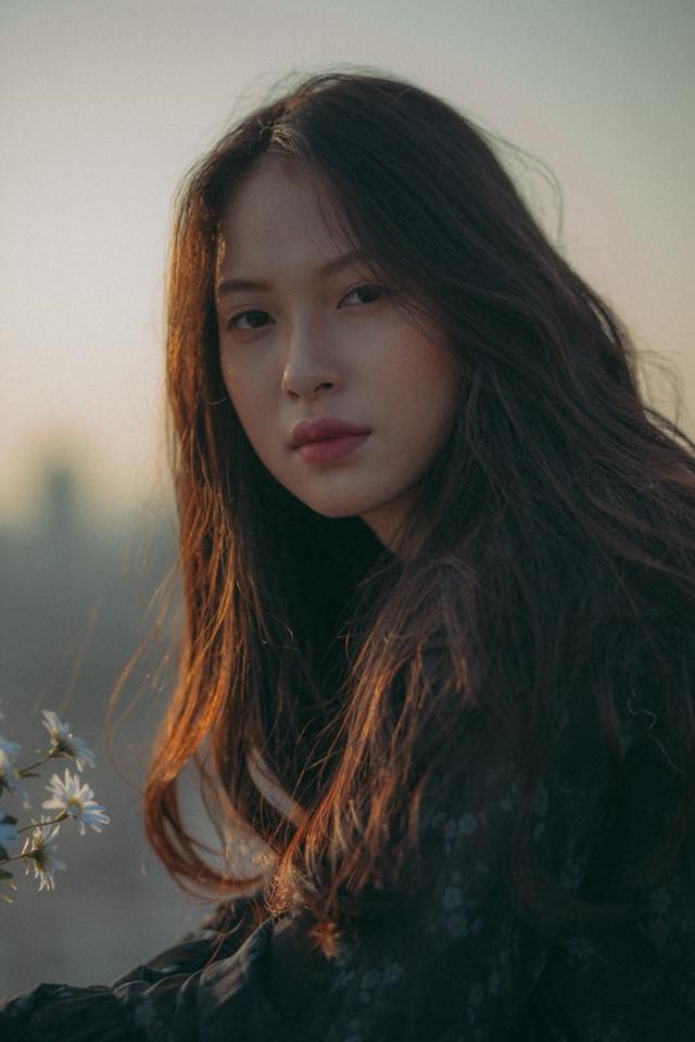 Thần thái hút hồn khiến người đối diện không thể rời mắt của nữ Thẩm phán.