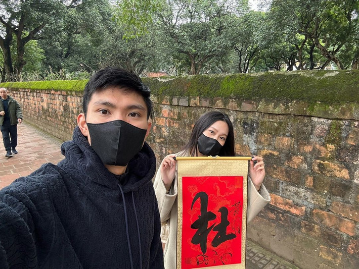 Sau một thời gian keets hôn, Doãn Hải My đã công khai tin bầu em bé đầu lòng với bộ ảnh cực xinh xắn khiến ai nấy đều xuýt xoa.