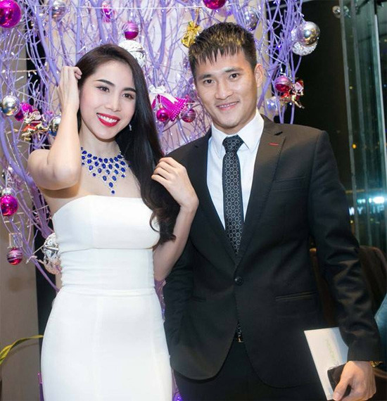 Vượt qua sóng gió dư luận, họ vẫn sát cánh bên nhau nhiều năm trời và đi đến một đám cưới trong mơ. Giờ đây, Công Vinh - Thủy Tiên đã trở thành hình mẫu của tình yêu đẹp giữa cầu thủ và một hot girl của làng giải trí.
