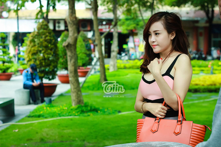 Có rất nhiều bạn trẻ đã ủng hộ việc Bà Tưng thay đổi với hình ảnh trong sáng thay vì hình ảnh quyến rũ quá mức như trước đây.