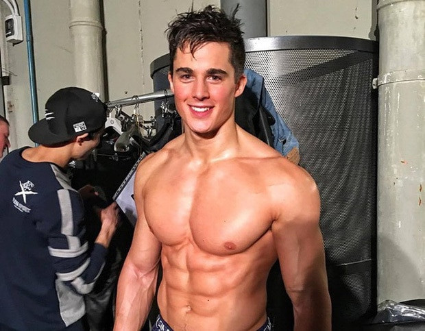 Hình ảnh đã đưa Pietro Boselli đến với ngôi vị “thầy giáo dạy toán quyến rũ nhất thế giới”