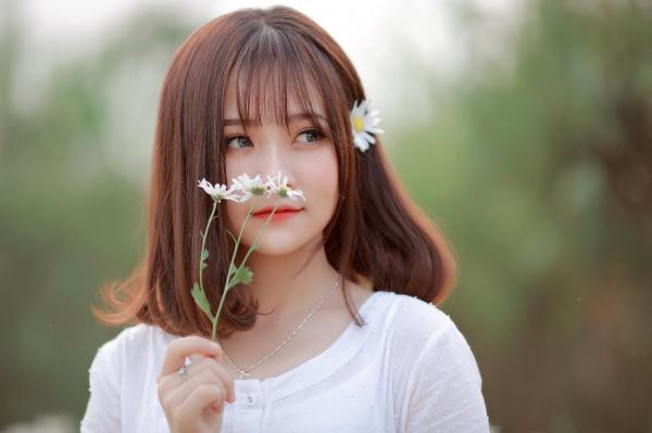 Tháng 12 âm lịch: Theo tử vi, những người sinh vào tháng 12 âm lịch rất có trách nhiệm và chăm chỉ, thế nên không sớm thì muộn, cũng làm nên công trạng với đời.