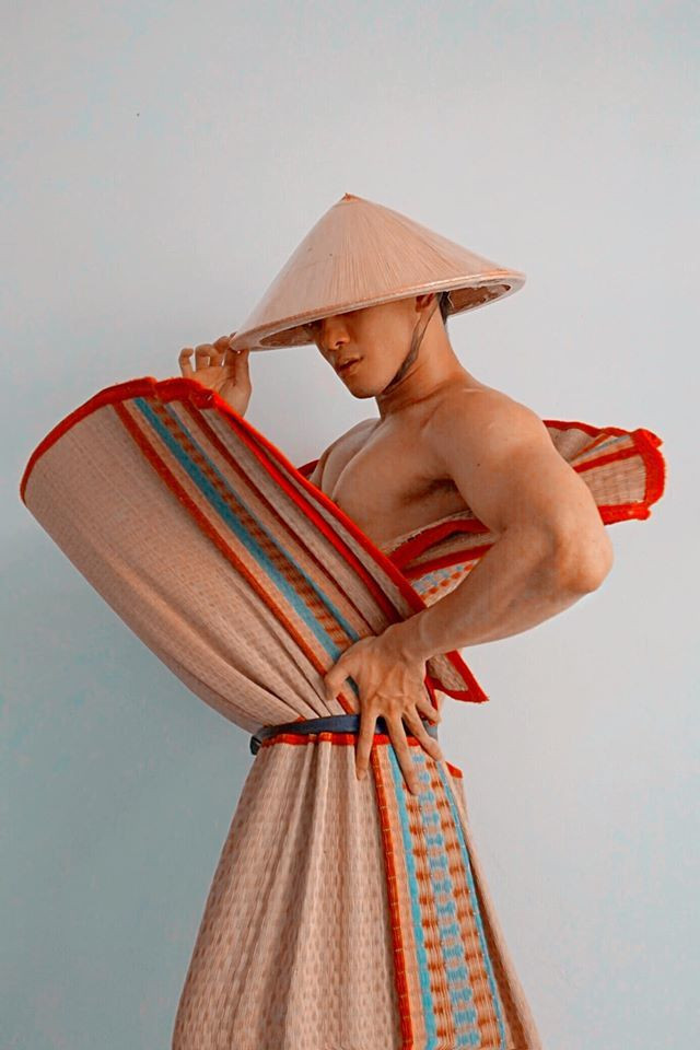 Bản thân Tôn Tuấn Kiệt cũng vô cùng bất ngờ khi những bộ ảnh của mình lại được mọi người yêu mến nhiều đến vậy: "Lúc chụp thì em không nghĩ nó hot đến vậy. Qua đêm thấy lượt share và like được mọi người ủng hộ nhiệt tình. Ban đầu chỉ nghĩ là mang niềm vui, nguồn năng lượng tích cực đến mọi người trong thời gian cách ly, sau đó được sự ủng hộ từ mọi người nên em rất ngạc nhiên".