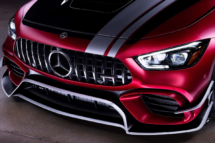 Mercedes-AMG GT63 độ RIIX của RENNtech sở hữu hệ thống ống xả được nâng cấp với chất liệu thép không gỉ gồm ống xả, bộ downpipes và giảm âm. Hệ thống giảm áp suất ngược có các van xả điều khiển điện tử cải thiện âm thanh và có thể tắt hoàn toàn khi cần thiết.