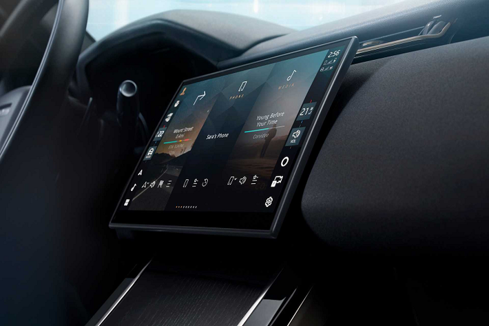Chiếc đầu tiên trong số đó sẽ là một chiếc Range Rover GT 4 cửan chạy điện có giá khởi điểm 123.920 USD (khoảng 2,9 tỷ đồng), có phạm vi hoạt động lên tới 700 km và là chiếc Jaguar mạnh mẽ nhất trong lịch sử. Các chi tiết cụ thể sẽ được công bố vào cuối năm nay và việc giao hàng dự kiến sẽ bắt đầu vào năm 2025.