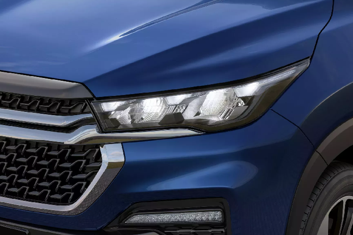 Hệ truyền đồng hybrid của xe bao gồm động cơ 4 xi-lanh 2.0 lít tạo ra 150 mã lực (112 kW / 152 PS) và một động cơ điện tạo ra 112 mã lực (84 kW / 114 PS). Hệ động cơ này cho công suất kết hợp là 183 mã lực ( 137 mã lực / 186 mã lực).