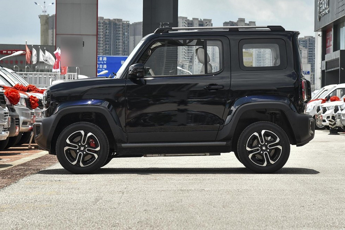 Vào tuần trước, liên doanh SAIC-GM-Wuling đã chính thức giới thiệu chiếc xe SUV điện cỡ nhỏ Baojun Yep 2023 mới tại Trung Quốc và nhanh chóng nhận được sự quan tâm của giới truyền thông cũng như khách hàng. tuy nhiên, tại thời điểm đó, giá bán của xe Baojun Yep 2023 vẫn là 1 ẩn số và sẽ được bật mí ngay trong tháng này.