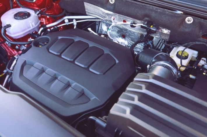 “Trái tim” của Volkswagen Atlas 2024 là động cơ xăng 4 xi-lanh, tăng áp, dung tích 2.0L tiêu chuẩn mới. Động cơ này tạo ra công suất tối đa 269 mã lực và mô-men xoắn cực đại 370 Nm.