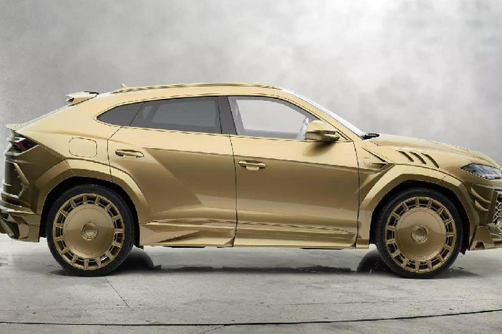 Gói độ bodykit Venatus đến lúc này không phải là thứ gì đó quá xa lạ vì đã được lắp đặt cho rất nhiều chiếc Urus trên khắp thế giới, nhưng hiện nay vẫn là phụ kiện ngoại hình được đánh giá cao nhất về khía cạnh thẩm mỹ cho mẫu siêu SUV của Lamborghini.