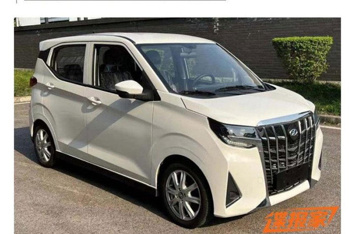 Tại thị trường Trung Quốc, Weiao Boma được trang bị mô-tơ điện có công suất tối đa chỉ 30 kW (khoảng 41 mã lực) và mô-men xoắn cực đại 84 Nm. Xe có 2 loại pin lithium Ternary với dung lượng 11,9 kWh và 18,5 kWh. 2 loại pin này mang đến quãng đường di chuyển lần lượt là 130 km và 200 km.