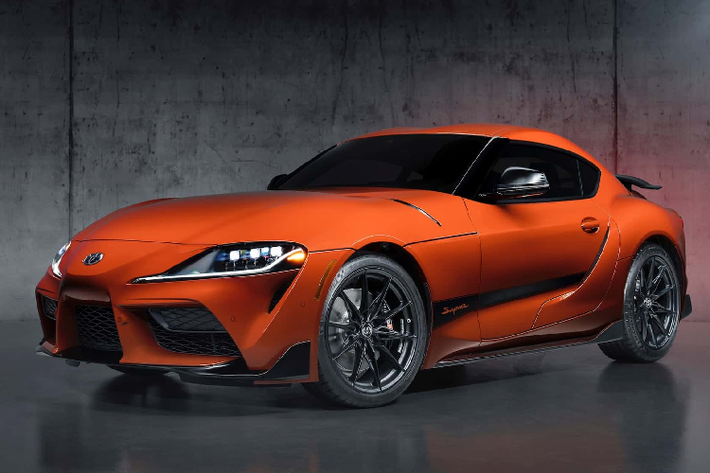 Toyota Supra là biến thể của Celica được ra mắt lần đầu 1979, đến nay Supra đã tròn 45 tuổi. Nhân sự kiện này hãng xe Nhật Bản quyết định giới thiệu Toyota GR Supra phiên bản 45th Anniversary.