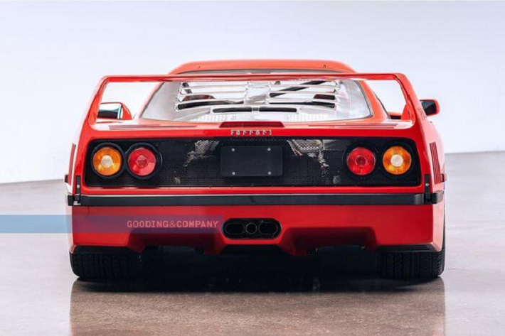 Việc mang bộ 3 Ferrari ra trưng bày cũng ngầm khẳng định độ giàu có, máu mặt của chủ showroom xe ở Hồng Kông. Được biết, đại gia này còn sương sương hơn 10 chiếc xe hypercar khác với tổng giá trị bộ sưu tập ước tính trên 2.000 tỷ đồng