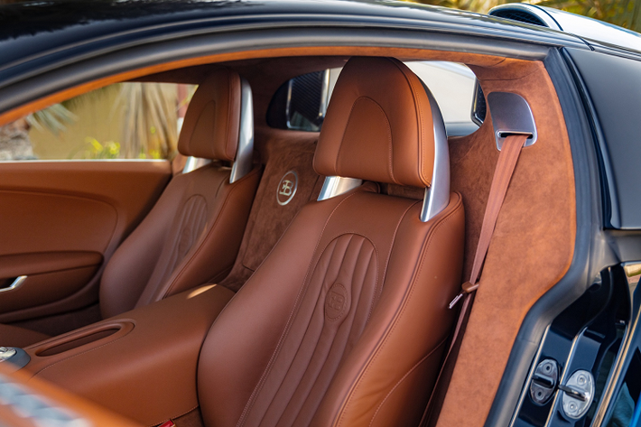 Ngoài quá trình lập kế hoạch 3 năm, cả hai xe đã mất 9 tháng tại Bugatti trước khi quay trở lại UAE. Bugatti không đề cập đến giá cả cho dự án này. Xem xét một số chi phí bảo trì cho Bugatti nhưng chắc chắn chúng sẽ cực kỳ đắt đỏ.