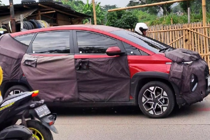 Về truyền động, Hyundai Stargazer X nhiều khả năng vẫn dùng động cơ của phiên bản thường. Cụ thể, cung cấp sức mạnh cho mẫu MPV này khối động cơ xăng Smartstream 4 xi-lanh, hút khí tự nhiên, dung tích 1.5L, sản sinh công suất tối đa 115 mã lực và mô-men xoắn cực đại 144 Nm.