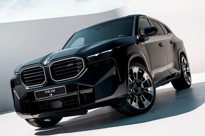 Dự kiến mẫu xe SUV BMW XM 2023 sẽ có đầy đủ các công cụ hỗ trợ lái xe tiên tiến, bao gồm: phanh khẩn cấp tự động, kiểm soát hành trình thích ứng, hỗ trợ căn giữa làn đường và cảnh báo phương tiện cắt ngang phía trước và phía sau.