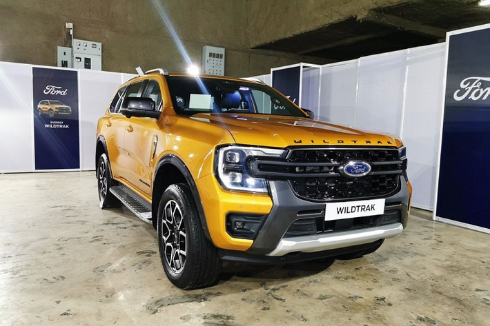 Tại triển lãm Bangkok International Motor Show 2023 vừa khai mạc vào ngày 21/3, ngoài Ranger Stormtrak, hãng xe Mỹ còn giới thiệu dòng xe Ford Everest Wildtrak 2023 mới với khách hàng Thái Lan. Ở thị trường này, Wildtrak sẽ được định vị như bản trang bị cao cấp nhất của dòng xe Ford Everest 2023, nằm phía trên bản Titanium+.