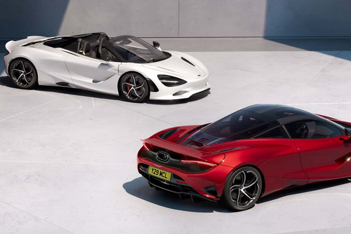 Hiện hãng chưa công bố khoảng thời gian chính thức mở bán mẫu siêu xe nay. Tuy nhiên giá xe McLaren 750S 2024 đã được công bố khởi điểm ở mức 324.000 USD (tương đương 7,6 tỷ đồng) và 345.000 USD (tương đương 8 tỷ đồng) đối với phiên bản Spider.