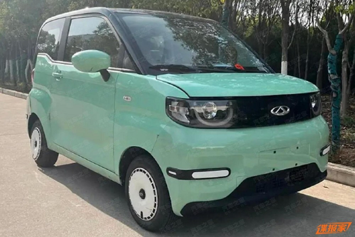 Chery là 1 trong những tập đoàn xe hàng đầu tại Trung Quốc, họ có rất nhiều thương hiệu con cũng như liên doanh với khá nhiều hãng xe nổi tiếng trên thế giới để bán xe tại thị trường nội địa. Trong dải sản phẩm của hãng có mẫu xe Chery QQ Ice Cream 2023 mới, là 1 chiếc ôtô điện cỡ nhỏ, đối thủ của Wuling Hongguang Mini EV mới ra mắt Việt Nam.