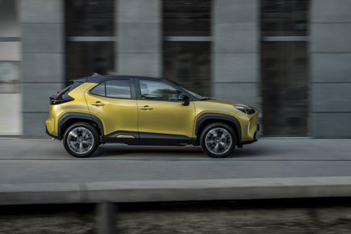 Nhiều khả năng, thiết kế của Yaris Cross 2024 sẽ chịu ảnh hưởng từ “người anh em” Toyota Vios thế hệ mới đang bán tại Thái Lan, Indonesia và Lào. Xe sẽ được nâng gầm cao và mang dáng dấp thể thao, khỏe khoắn hơn.