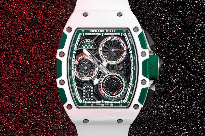 McLaren đã giành chiến thắng tại giải Le Mans 24 Hours trong lần thử đầu tiên với F1 GTR, phiên bản sẵn sàng cho cuộc đua của giải F1 đường trường, được điều khiển bởi Yannick Dalmas, Masanori Sekiya và JJ Letho để giành chiến thắng sau 298 vòng đua.