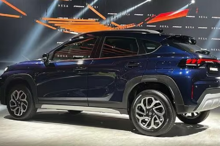 Không dừng ở đó, Suzuki Fronx 2023 còn có nút bấm khởi động máy, chìa khóa thông minh, ghế lái chỉnh độ cao, bàn gấp sau lưng ghế trước, cửa sổ chỉnh điện trước/sau, kính cửa sổ tự động một chạm, chống kẹt bên ghế lái, điều hòa tự động
