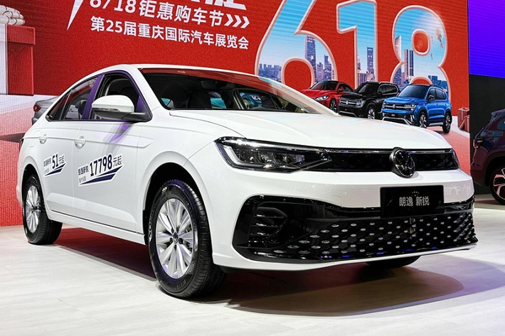 Tại triển lãm ô tô Trùng Khánh 2023 đang diễn ra ở Trung Quốc, liên doanh SAIC - Volkswagen Lavida XR 2023 mới đã chính thức ra mắt, đây là phiên bản không liên quan gì đến dòng xe Lavida thế hệ thứ 3, bản nâng cấp giữa vòng đời ra mắt vào năm ngoái, và đang bán ra tại thị trường Trung Quốc.