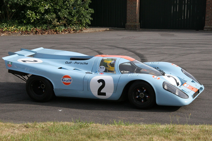 Tại giải Le Mans năm 1971, Porsche 917 đã lập 4 kỷ lục bao gồm: xe nhanh nhất vòng loại, xe hoàn thành một vòng đua chính thức nhanh nhất, xe có tốc độ tối đa cao nhất và xe có quãng đường chạy dài nhất. Mẫu xe này cũng từng xuất hiện trong bộ phim Le Mans với Steve McQueen.
