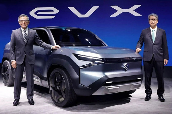Tại triển lãm Auto Expo 2023 ở Ấn Độ hồi tháng 1/2023 vừa qua, Suzuki đã giới thiệu eVX concept – bản xem trước của mẫu xe điện đầu tiên trong lịch sử thương hiệu. Mẫu SUV điện Suzuki eVX 2024 được kỳ vọng sẽ “gánh vác” doanh số của của hãng, đồng thời mở ra một chương mới trong lịch sử của thương hiệu tới từ Nhật Bản này.