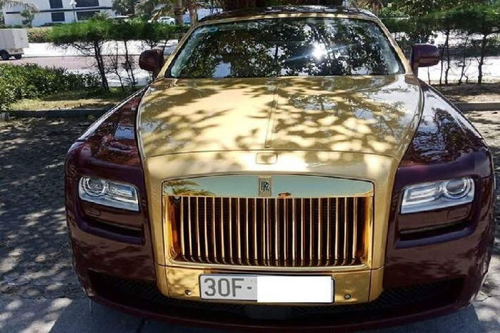 Đại diện của showroom cho biết, chiếc xe Rolls-Royce Ghost độc nhất Việt Nam đã có chủ nhân ngay sau khi được đấu giá thành công, nhưng không công bố chi tiết cụ thể số tiền và người chủ sở hữu mới.