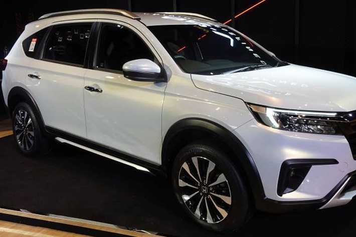 Honda BR-V hiện vẫn chưa được các đại lý nhận cọc và giá bán của xe vẫn chưa được tiết lộ. Theo đó, mẫu MPV này sẽ được phân phối tại Việt Nam theo hình thức nhập khẩu nguyên chiếc từ Indonesia.