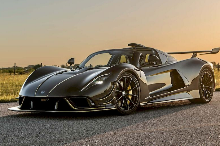 Theo các thông tin được hãng siêu xe Mỹ đăng tải, Hennessey Venom F5 Revolution Roadster 2024 mới sẽ chính thức ra mắt tại triển lãm Monterey diễn ra vào cuối tháng này.